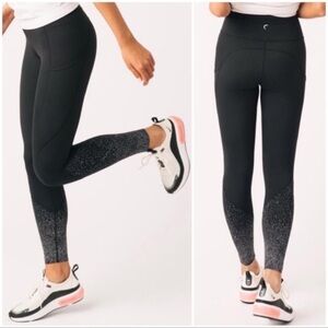 Zyia Black reflective light n luxe pocket Leggings